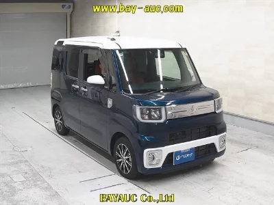 Toyota Pixis Mega