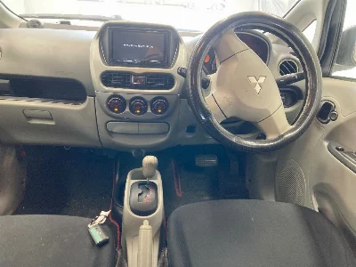 Mitsubishi i