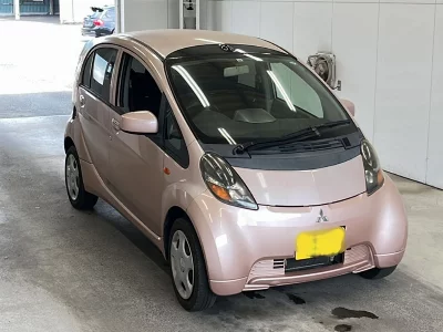 Mitsubishi i