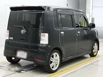 TOYOTA PIXIS SPACE
