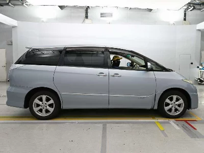 Toyota Estima Hybrid