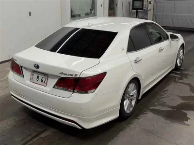 Toyota CROWN HYBRID