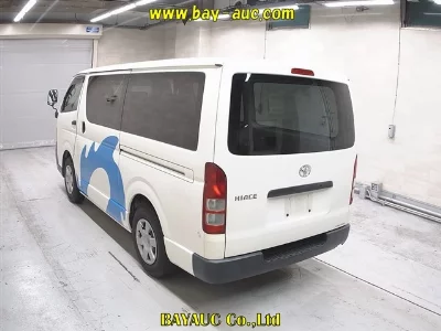 Toyota HiAce Van
