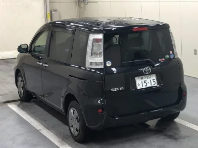 Toyota Sienta