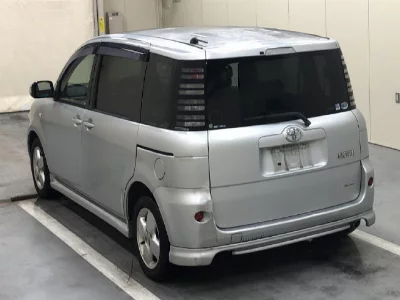Toyota Sienta