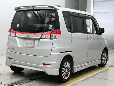 Mitsubishi Delica D:2