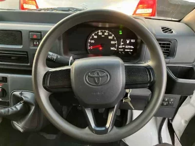 TOYOTA PIXIS VAN