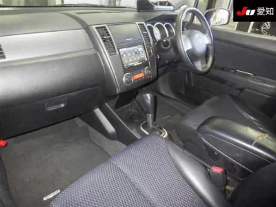NISSAN TIIDA