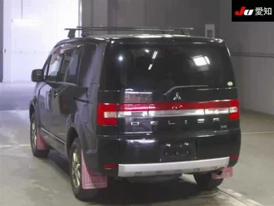 MITSUBISHI DELICA D:5