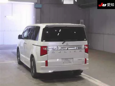 Mitsubishi DELICA D5