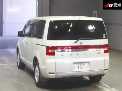 MITSUBISHI DELICA D:5
