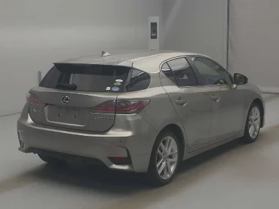 Lexus CT200h