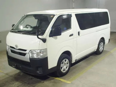 TOYOTA HIACE VAN