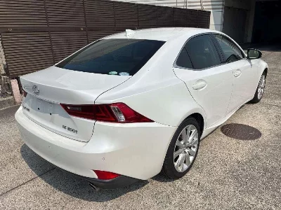 LEXUS IS