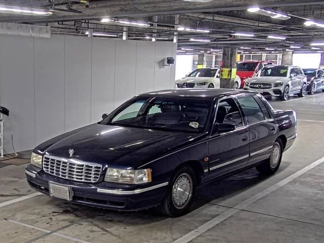 Cadillac CONCOURSE  с аукциона в Японии