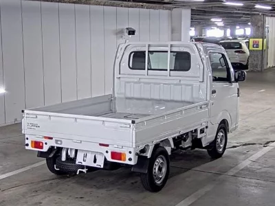 NISSAN CLIPPER TRUCK