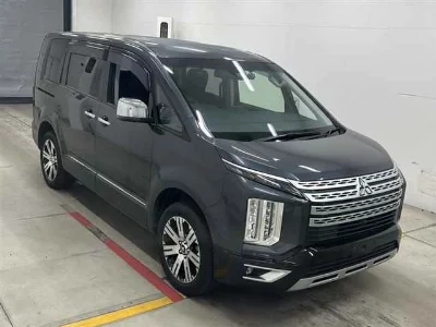 MITSUBISHI DELICA D:5