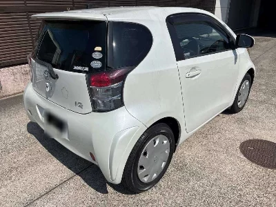 Toyota iQ