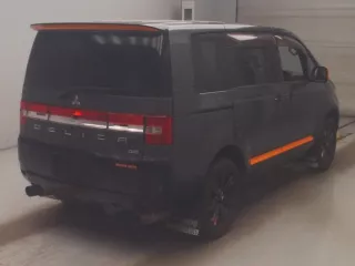 Mitsubishi DELICA D5