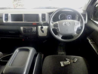 TOYOTA HIACE WAGON