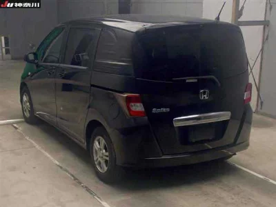 Honda FREED SPIKE