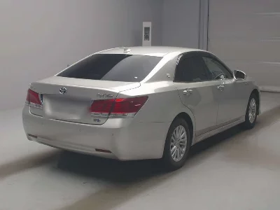 Toyota CROWN HYBRID