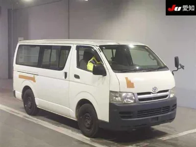TOYOTA HIACE VAN