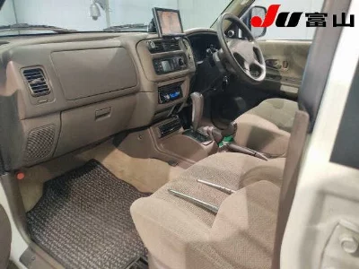 Mitsubishi CHALLENGER