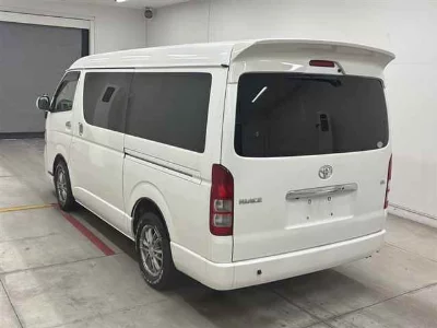 TOYOTA HIACE WAGON