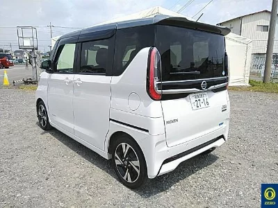 NISSAN ROOX
