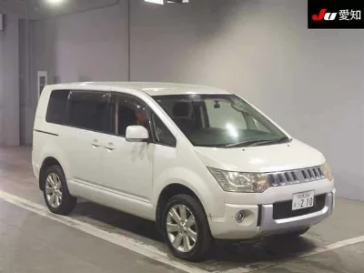 Mitsubishi DELICA D5