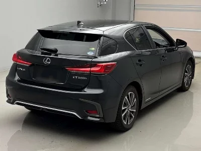Lexus CT200h