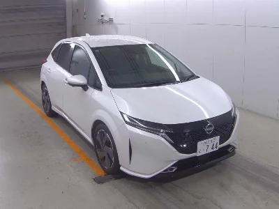 Nissan Aura