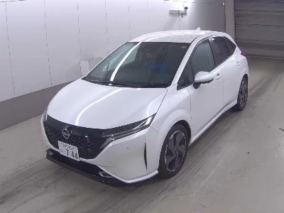 Nissan Aura