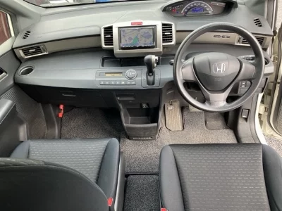 Honda FREED SPIKE