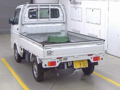 Nissan NT100 Clipper
