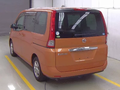 NISSAN SERENA