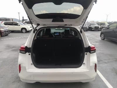 Nissan Aura