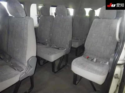 Toyota HiAce Commuter