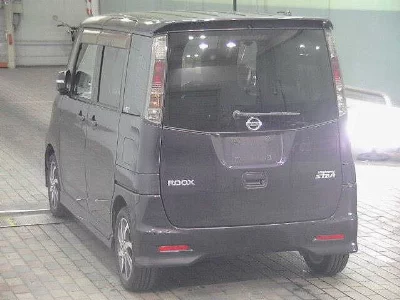 NISSAN ROOX