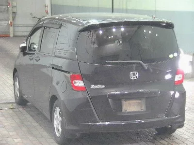 Honda FREED SPIKE