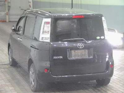 Toyota Sienta