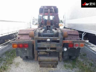 NISSAN UD