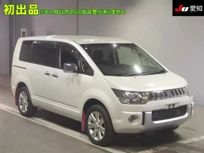 Mitsubishi Delica D:5