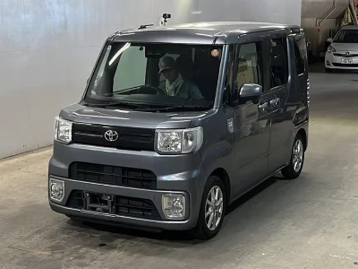 Toyota Pixis Mega