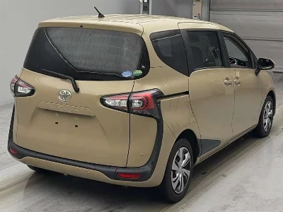 Toyota Sienta