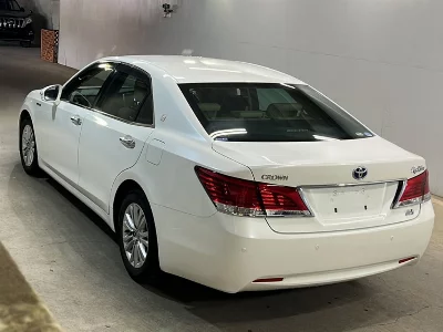 Toyota CROWN HYBRID