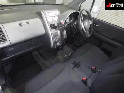 Honda Mobilio Spike