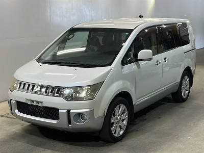 Mitsubishi DELICA D5