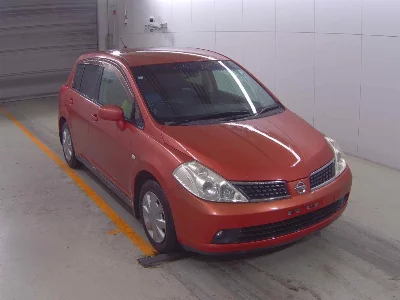 NISSAN TIIDA